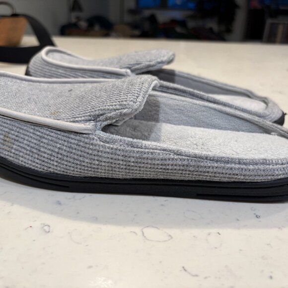 Isotoner Men's Slippers - Picture 2 of 4